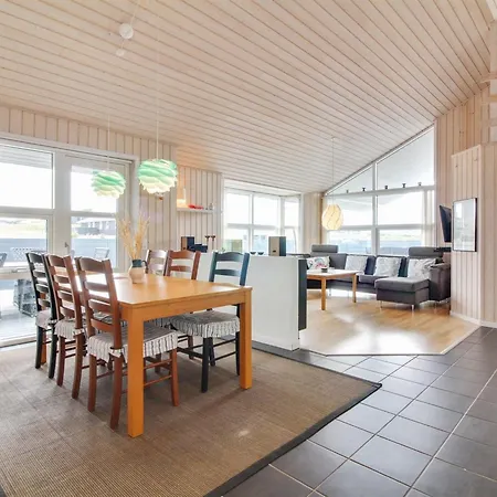 Anett - 400m From The Sea By Interhome