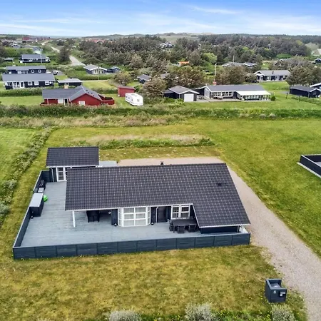 Anett - 400m From The Sea By Interhome